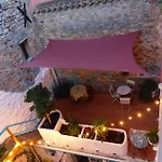 Maison Momes Δωμάτια σε οικογενειακή κατοικία *