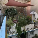Maison Momes Δωμάτια σε οικογενειακή κατοικία Bize-Minervois