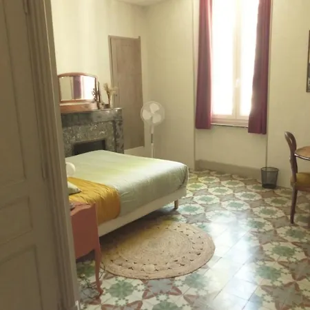 Homestay Maison Momes *