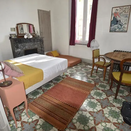 Maison Momes